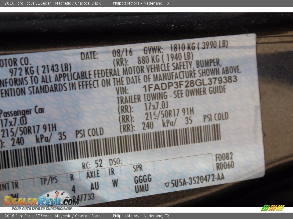 2016 Ford Focus SE Sedan Magnetic / Charcoal Black Photo #33