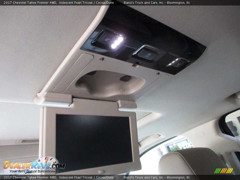 2017 Chevrolet Tahoe Premier 4WD Iridescent Pearl Tricoat / Cocoa/Dune Photo #11