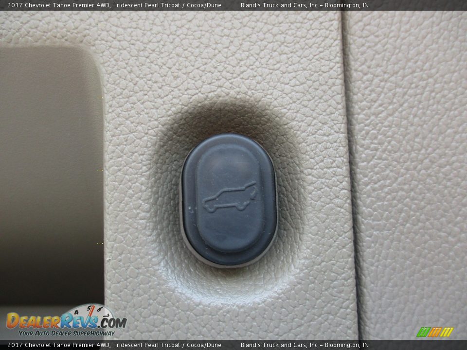 2017 Chevrolet Tahoe Premier 4WD Iridescent Pearl Tricoat / Cocoa/Dune Photo #14