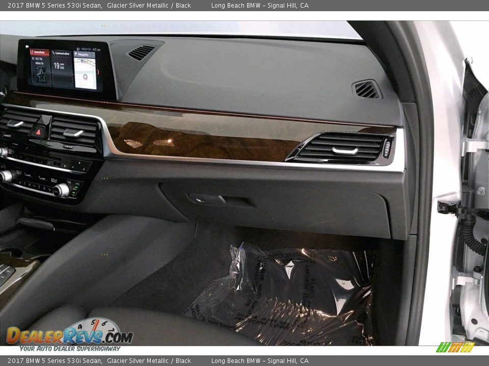 2017 BMW 5 Series 530i Sedan Glacier Silver Metallic / Black Photo #22