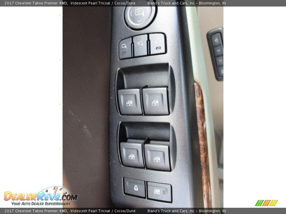 2017 Chevrolet Tahoe Premier 4WD Iridescent Pearl Tricoat / Cocoa/Dune Photo #18