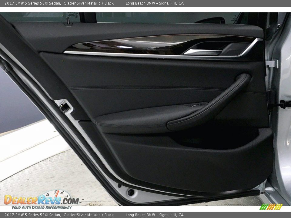 2017 BMW 5 Series 530i Sedan Glacier Silver Metallic / Black Photo #25