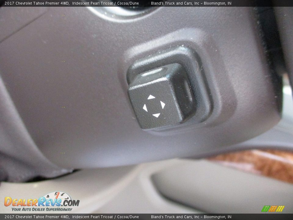 2017 Chevrolet Tahoe Premier 4WD Iridescent Pearl Tricoat / Cocoa/Dune Photo #24