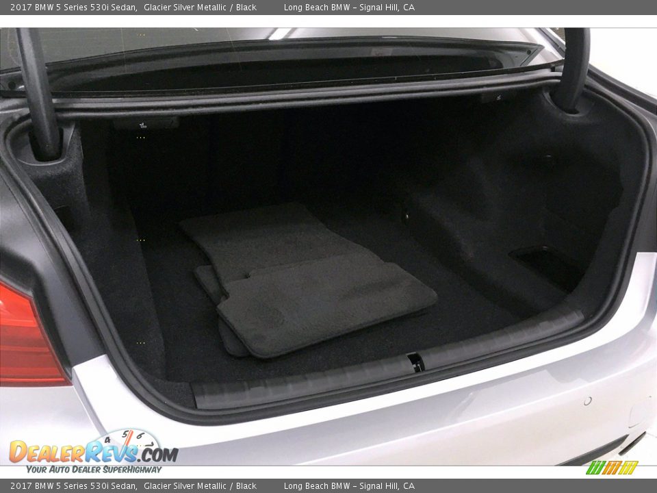 2017 BMW 5 Series 530i Sedan Glacier Silver Metallic / Black Photo #32