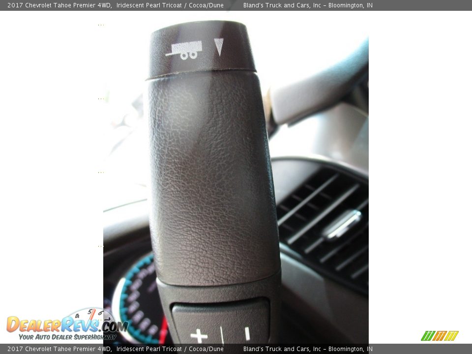 2017 Chevrolet Tahoe Premier 4WD Iridescent Pearl Tricoat / Cocoa/Dune Photo #30