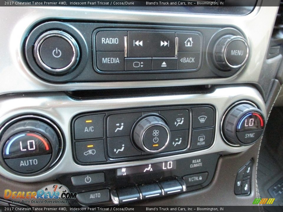 2017 Chevrolet Tahoe Premier 4WD Iridescent Pearl Tricoat / Cocoa/Dune Photo #35
