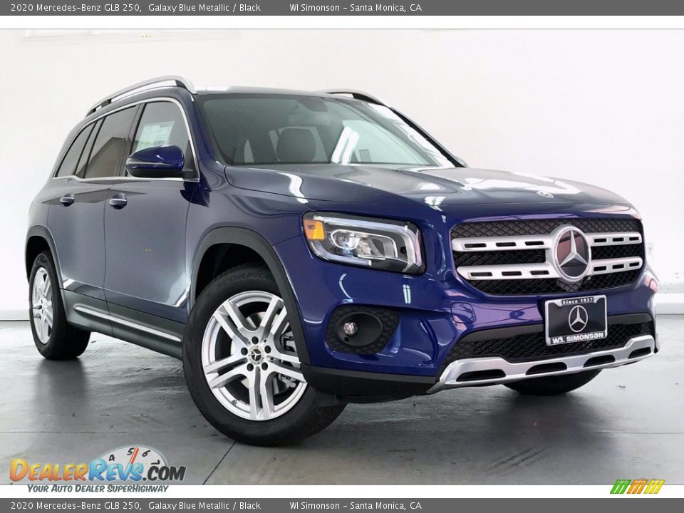 Front 3/4 View of 2020 Mercedes-Benz GLB 250 Photo #12