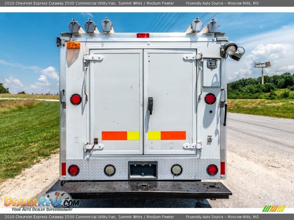 2010 Chevrolet Express Cutaway 3500 Commercial Utility Van Summit White / Medium Pewter Photo #5