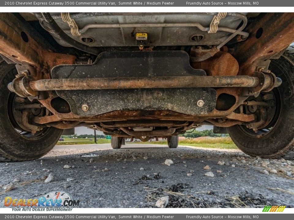 2010 Chevrolet Express Cutaway 3500 Commercial Utility Van Summit White / Medium Pewter Photo #10