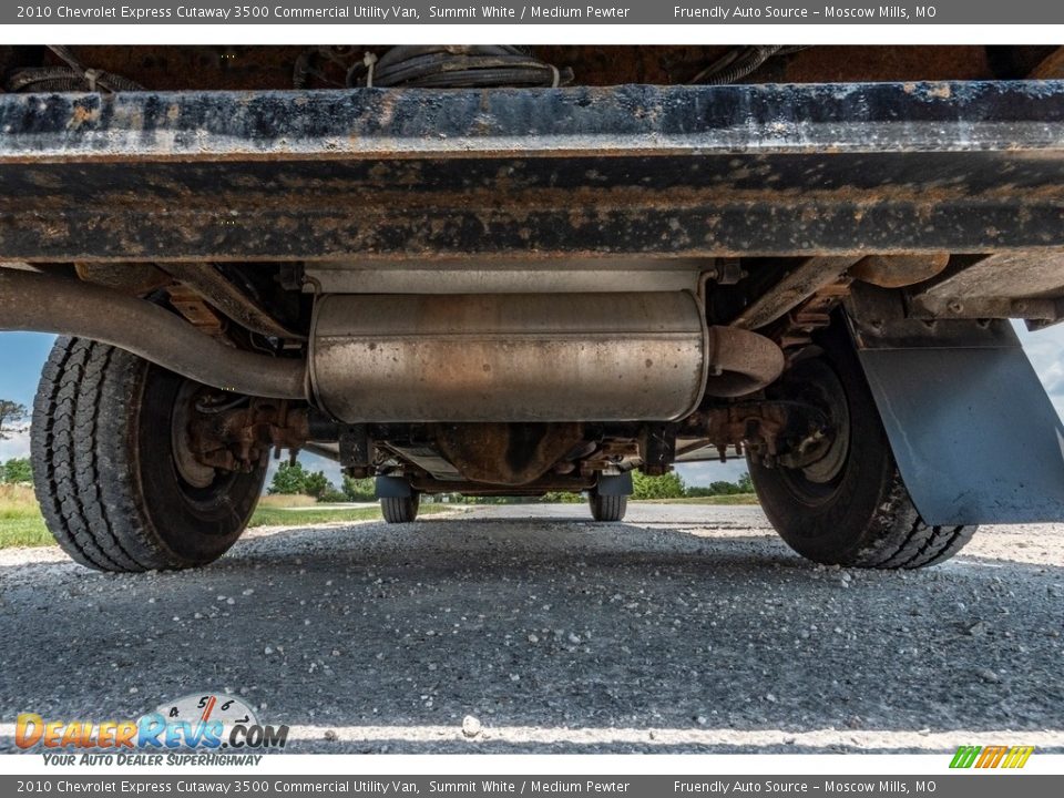 2010 Chevrolet Express Cutaway 3500 Commercial Utility Van Summit White / Medium Pewter Photo #13