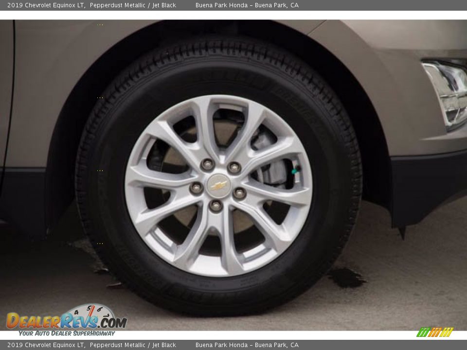 2019 Chevrolet Equinox LT Pepperdust Metallic / Jet Black Photo #35