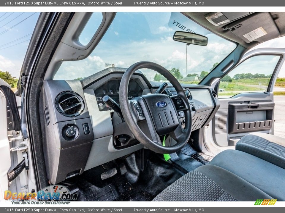 2015 Ford F250 Super Duty XL Crew Cab 4x4 Oxford White / Steel Photo #20