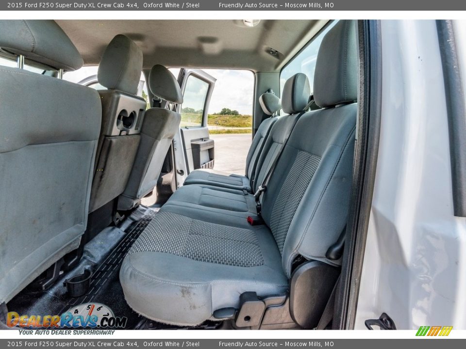 2015 Ford F250 Super Duty XL Crew Cab 4x4 Oxford White / Steel Photo #23