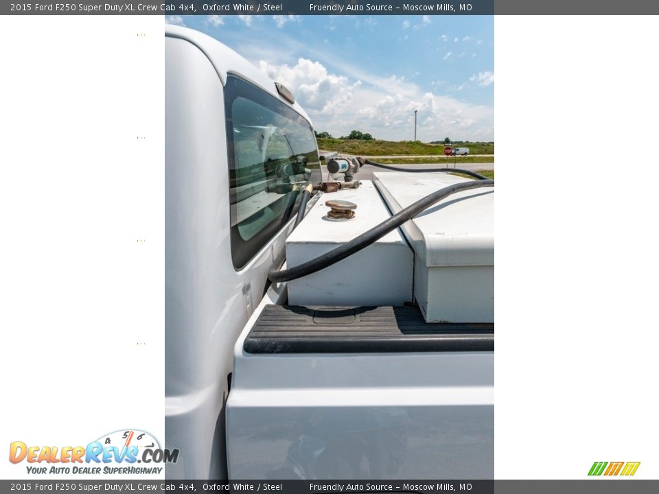 2015 Ford F250 Super Duty XL Crew Cab 4x4 Oxford White / Steel Photo #24