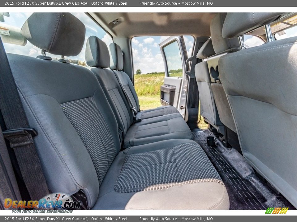 2015 Ford F250 Super Duty XL Crew Cab 4x4 Oxford White / Steel Photo #29