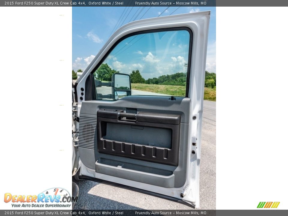 2015 Ford F250 Super Duty XL Crew Cab 4x4 Oxford White / Steel Photo #30