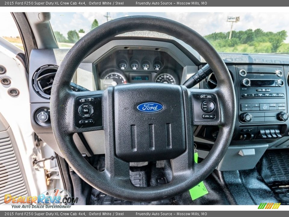 2015 Ford F250 Super Duty XL Crew Cab 4x4 Oxford White / Steel Photo #36