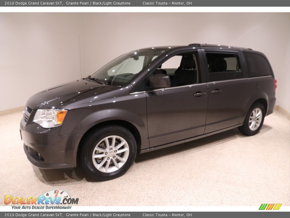 2019 Dodge Grand Caravan SXT Granite Pearl / Black/Light Graystone Photo #3