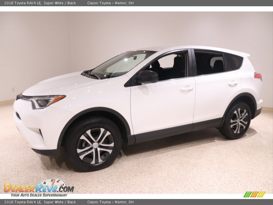 2018 Toyota RAV4 LE Super White / Black Photo #3