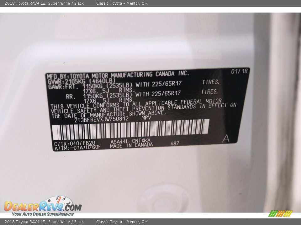 2018 Toyota RAV4 LE Super White / Black Photo #21