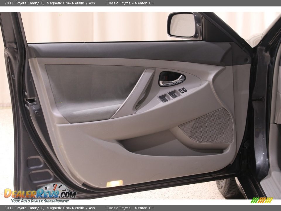 2011 Toyota Camry LE Magnetic Gray Metallic / Ash Photo #4