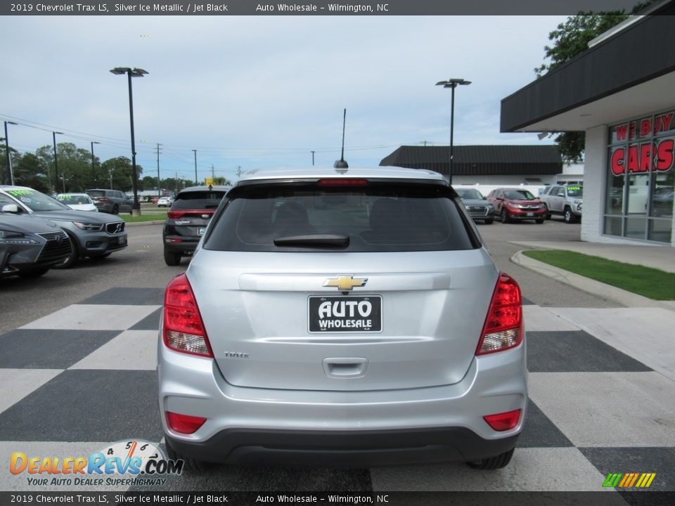 2019 Chevrolet Trax LS Silver Ice Metallic / Jet Black Photo #4