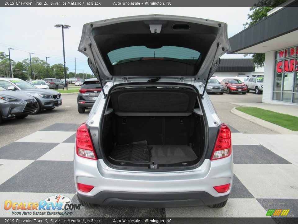 2019 Chevrolet Trax LS Silver Ice Metallic / Jet Black Photo #5