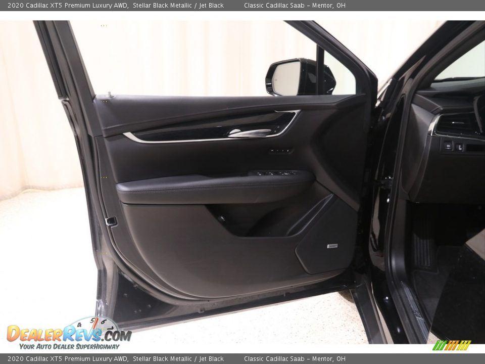 2020 Cadillac XT5 Premium Luxury AWD Stellar Black Metallic / Jet Black Photo #4