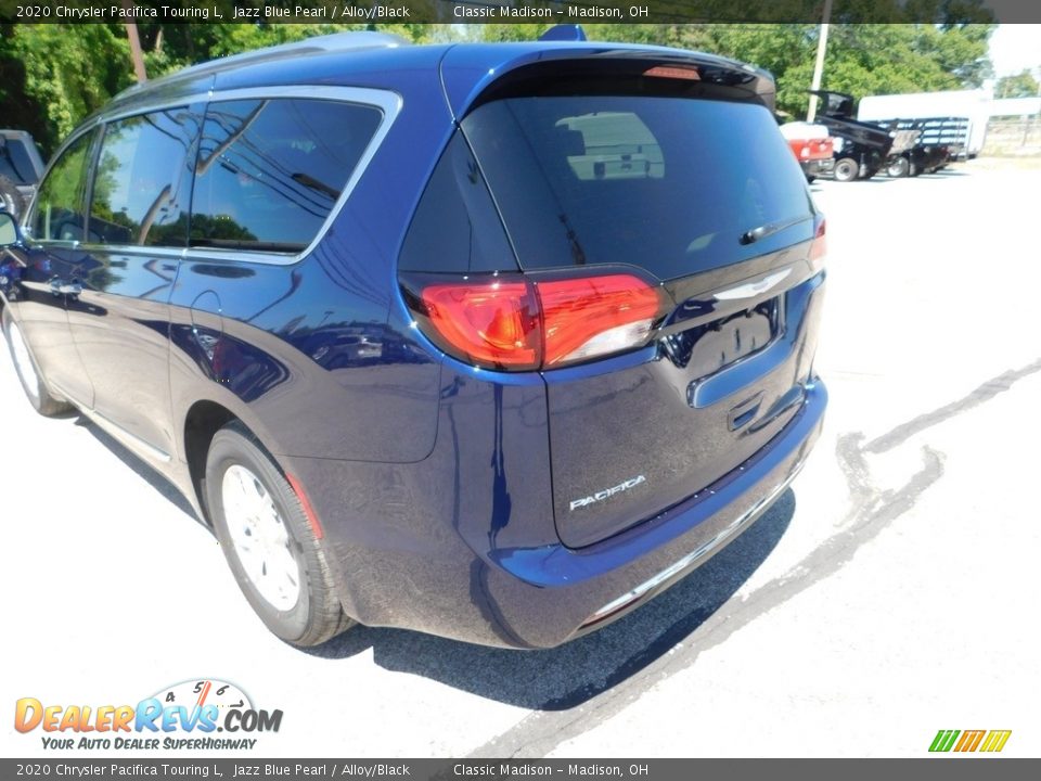 2020 Chrysler Pacifica Touring L Jazz Blue Pearl / Alloy/Black Photo #10