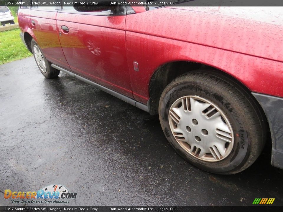 1997 Saturn S Series SW1 Wagon Medium Red / Gray Photo #3