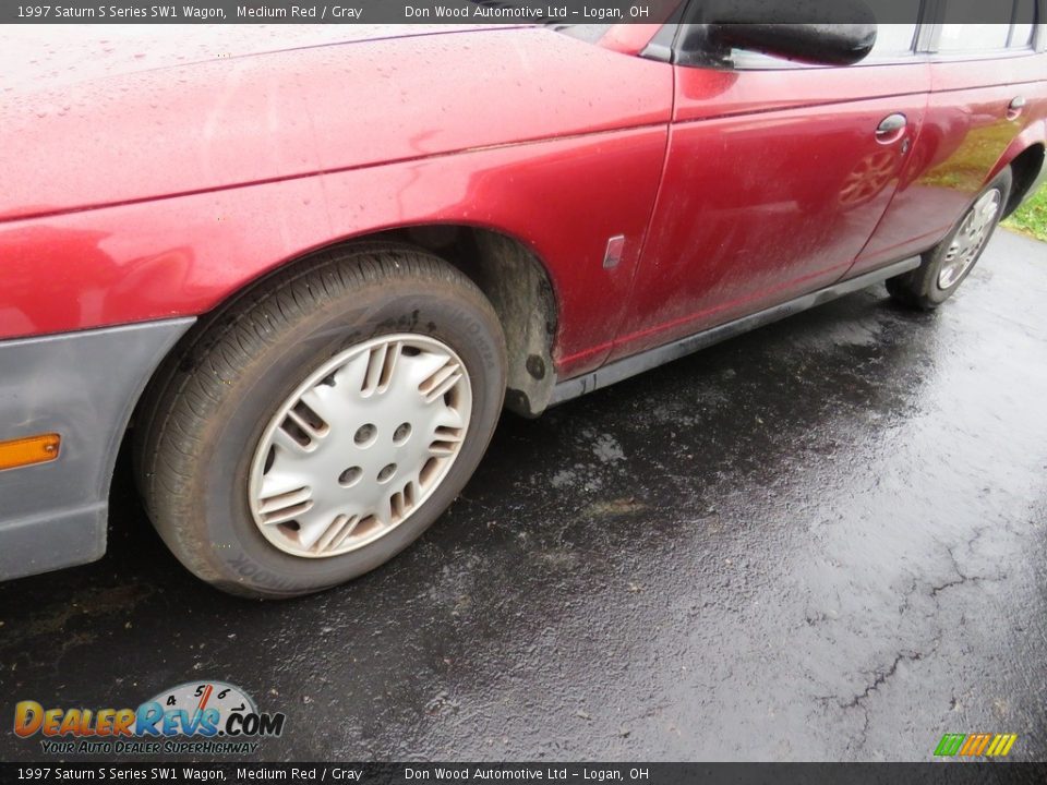 1997 Saturn S Series SW1 Wagon Medium Red / Gray Photo #6