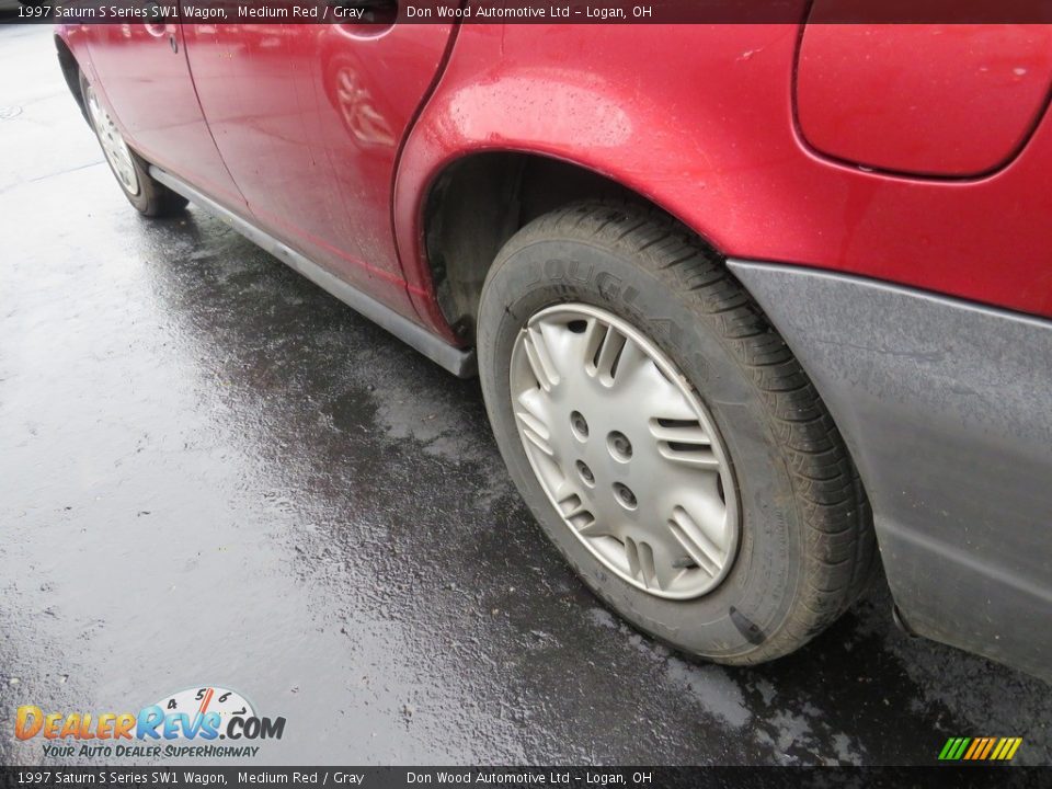 1997 Saturn S Series SW1 Wagon Medium Red / Gray Photo #7