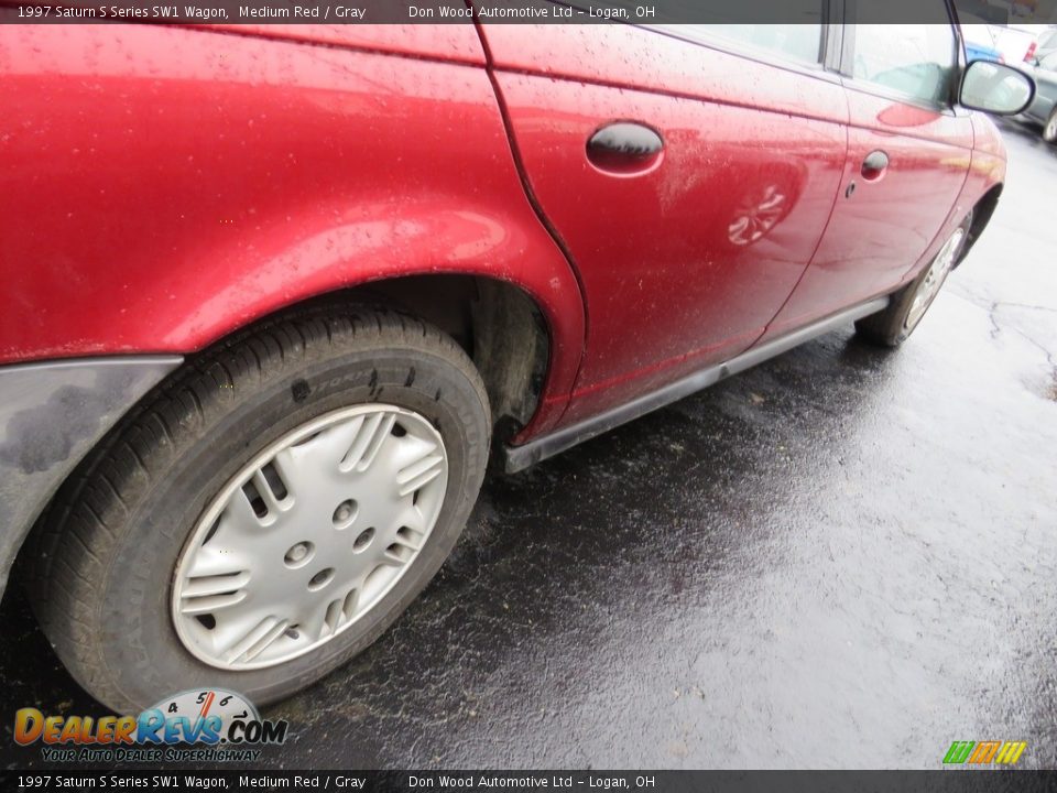 1997 Saturn S Series SW1 Wagon Medium Red / Gray Photo #11