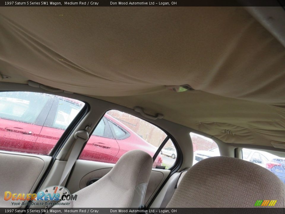1997 Saturn S Series SW1 Wagon Medium Red / Gray Photo #13