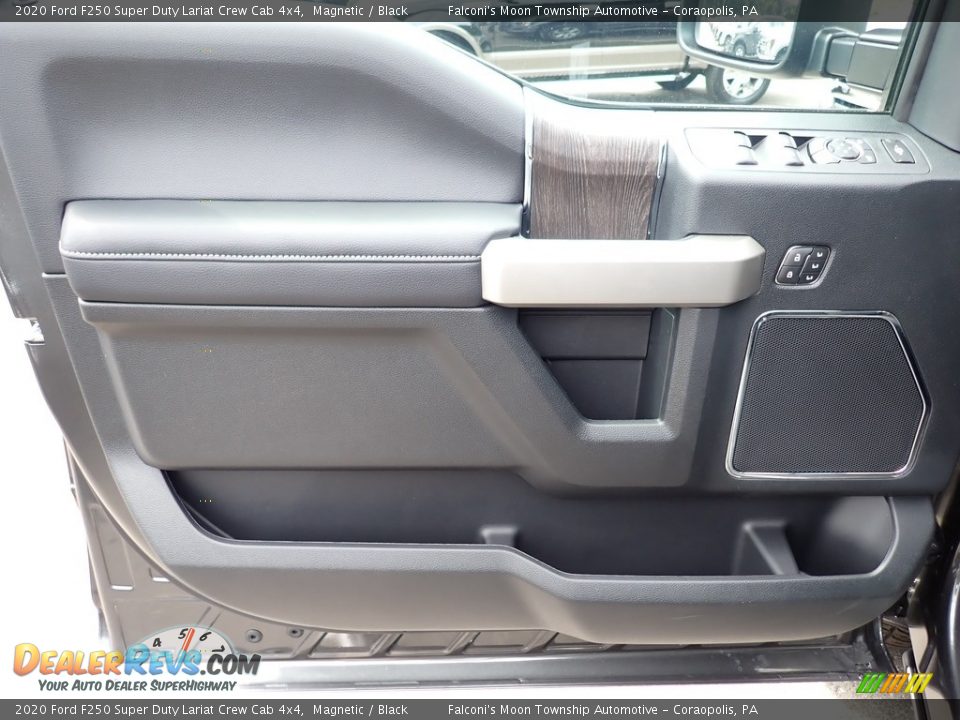 Door Panel of 2020 Ford F250 Super Duty Lariat Crew Cab 4x4 Photo #12