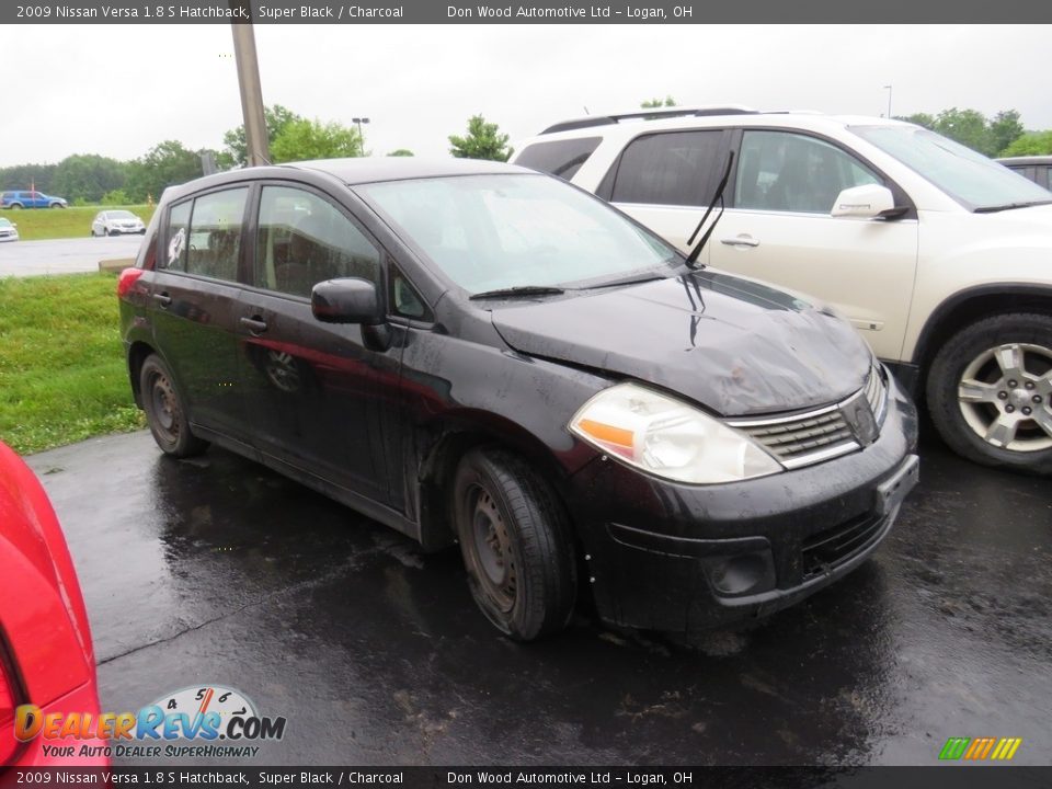 2009 Nissan Versa 1.8 S Hatchback Super Black / Charcoal Photo #2