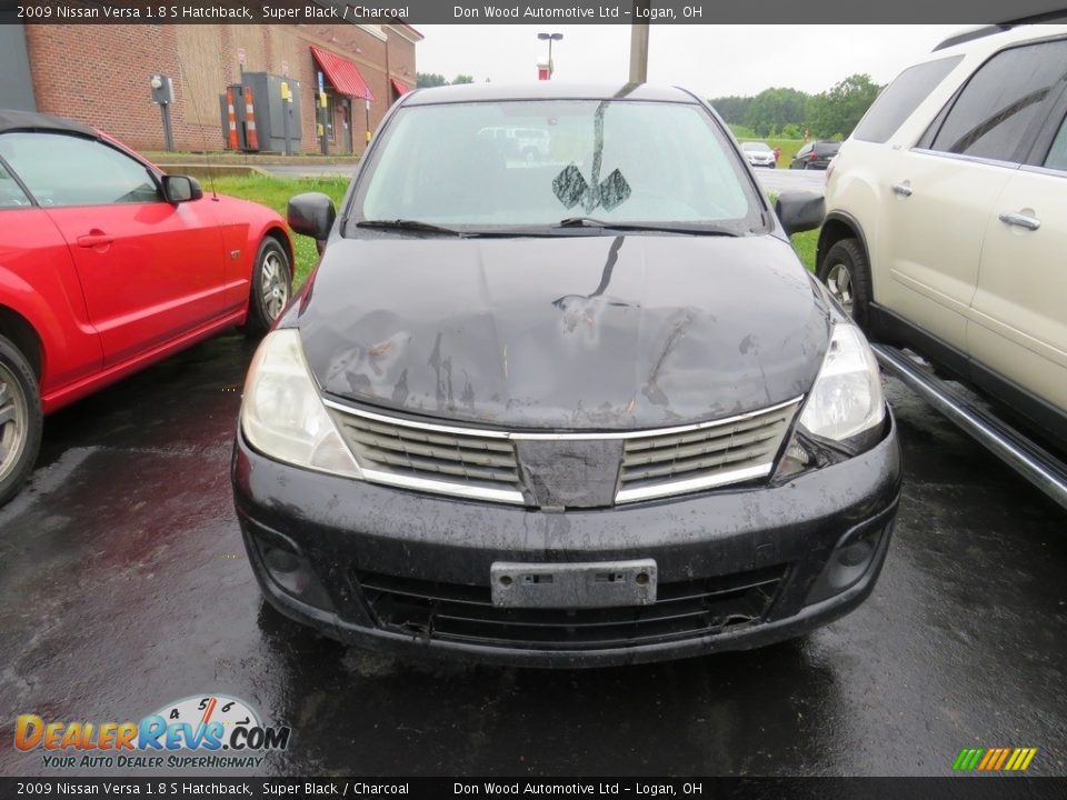 2009 Nissan Versa 1.8 S Hatchback Super Black / Charcoal Photo #4