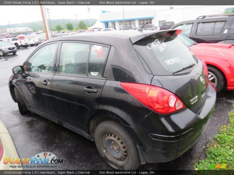 2009 Nissan Versa 1.8 S Hatchback Super Black / Charcoal Photo #8