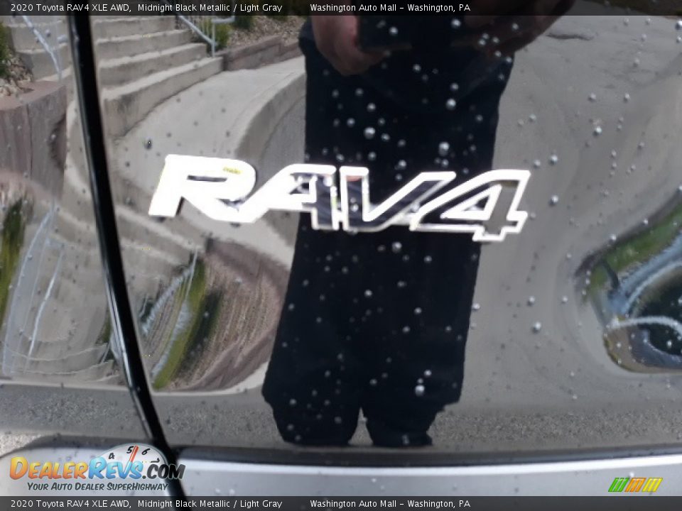2020 Toyota RAV4 XLE AWD Midnight Black Metallic / Light Gray Photo #26