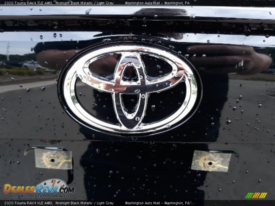 2020 Toyota RAV4 XLE AWD Midnight Black Metallic / Light Gray Photo #27