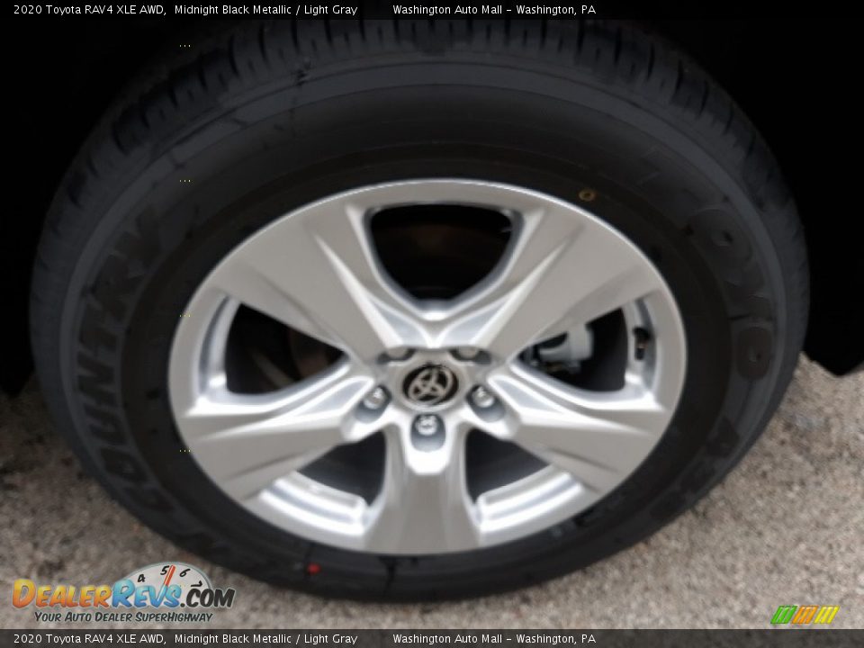 2020 Toyota RAV4 XLE AWD Midnight Black Metallic / Light Gray Photo #29