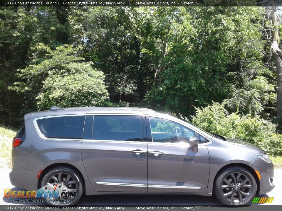 2017 Chrysler Pacifica Touring L Granite Crystal Metallic / Black/Alloy Photo #5