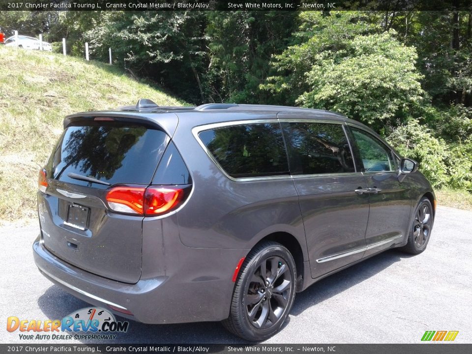 2017 Chrysler Pacifica Touring L Granite Crystal Metallic / Black/Alloy Photo #6