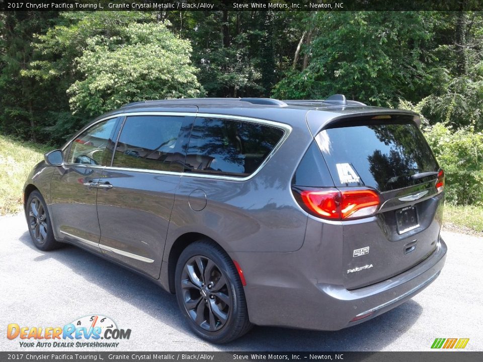 2017 Chrysler Pacifica Touring L Granite Crystal Metallic / Black/Alloy Photo #8