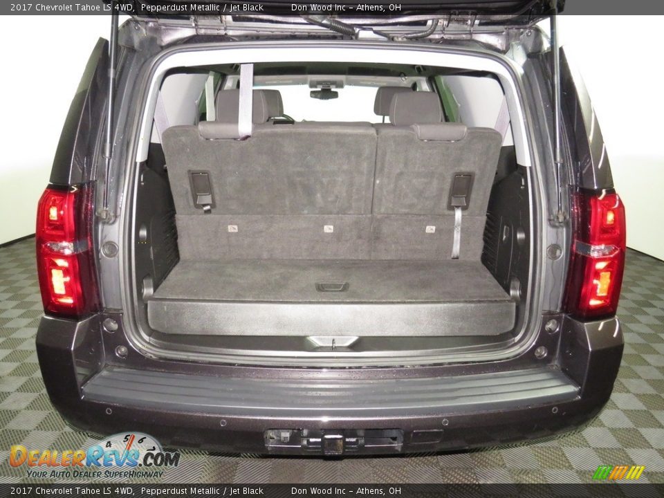 2017 Chevrolet Tahoe LS 4WD Pepperdust Metallic / Jet Black Photo #12