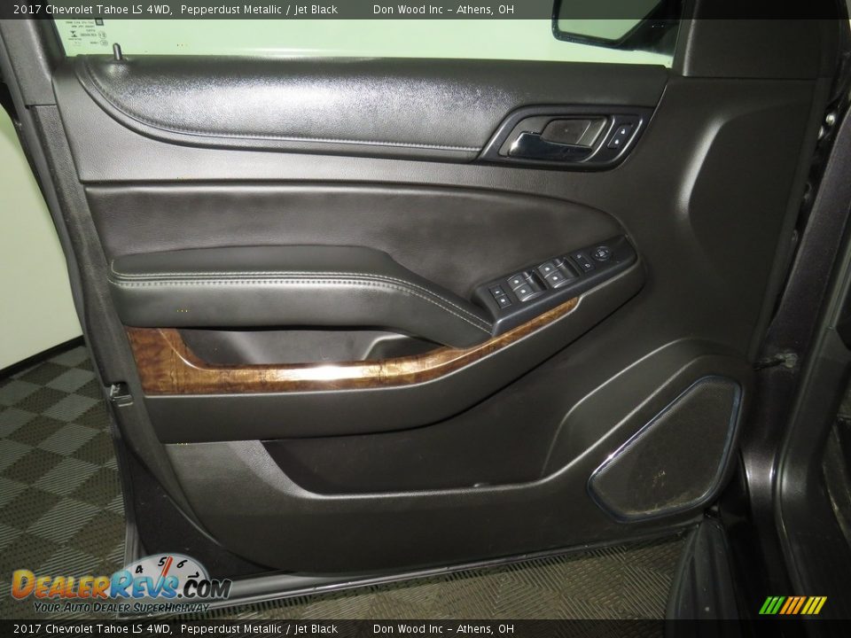 2017 Chevrolet Tahoe LS 4WD Pepperdust Metallic / Jet Black Photo #17