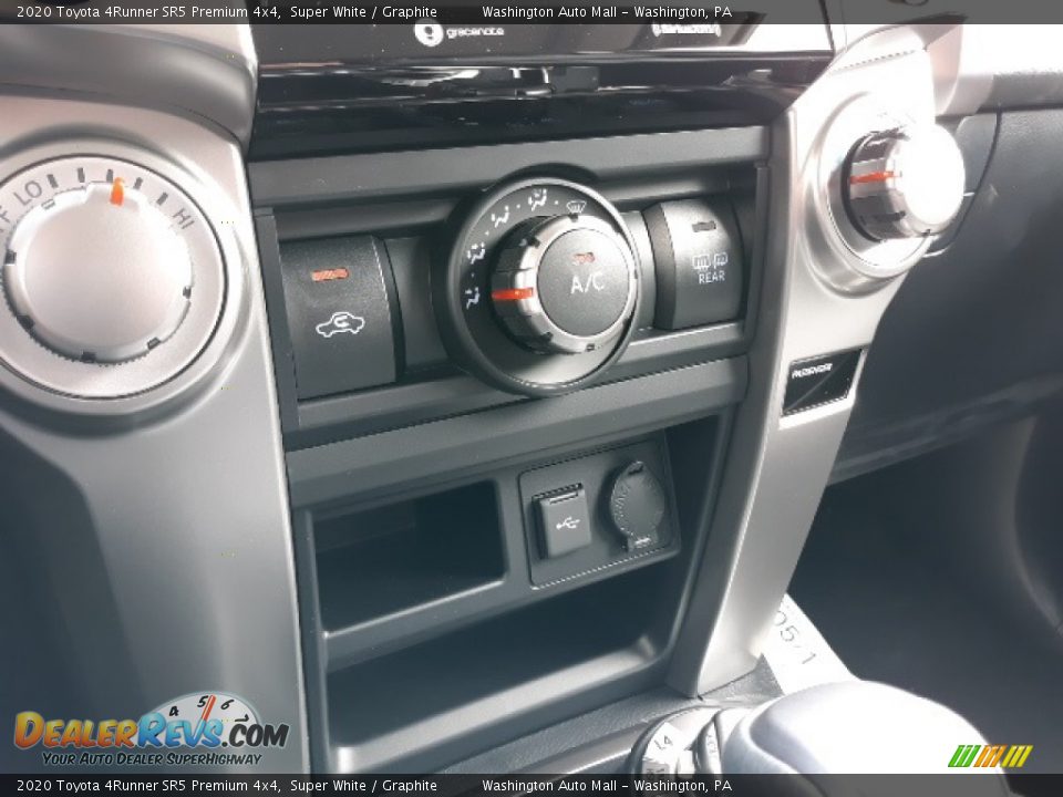 2020 Toyota 4Runner SR5 Premium 4x4 Super White / Graphite Photo #13