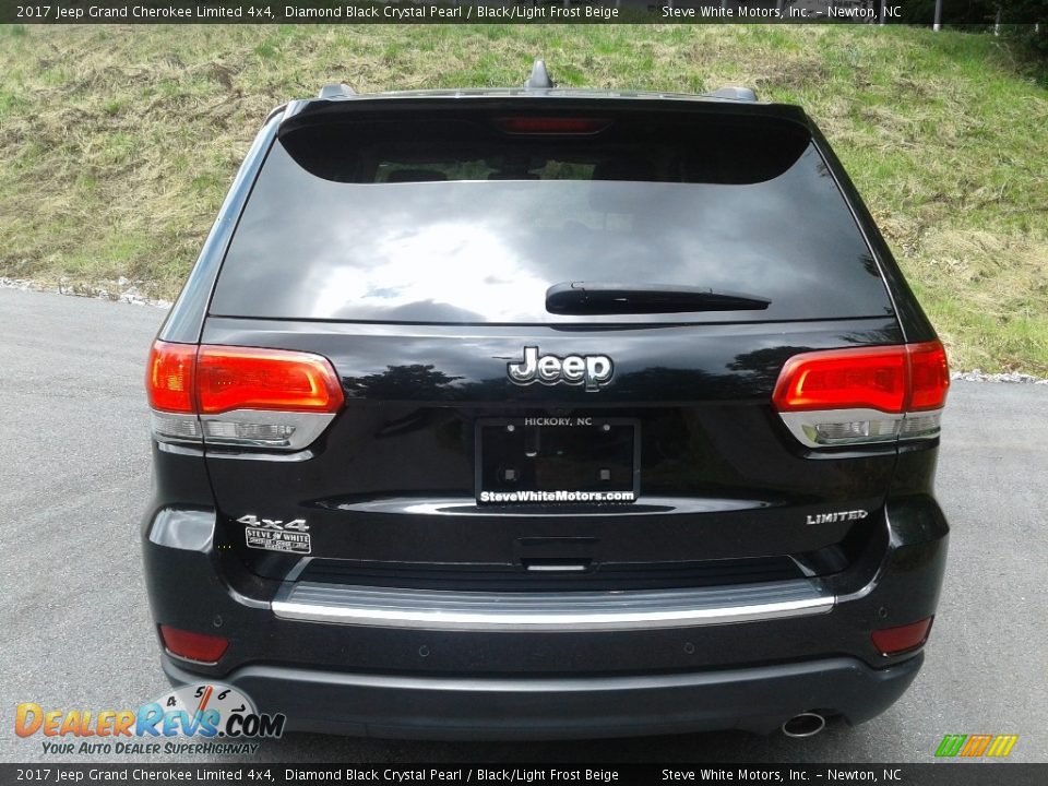 2017 Jeep Grand Cherokee Limited 4x4 Diamond Black Crystal Pearl / Black/Light Frost Beige Photo #7