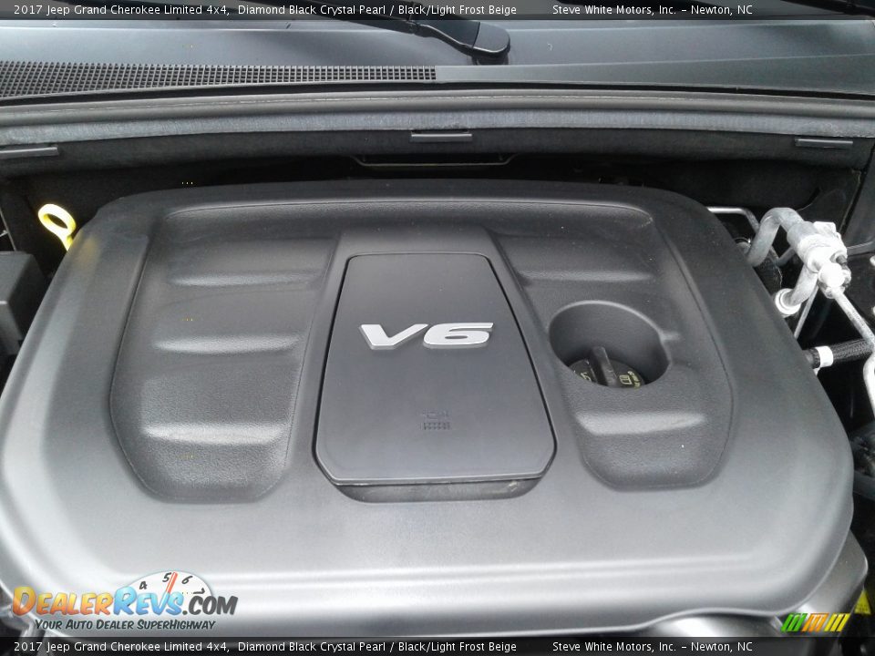 2017 Jeep Grand Cherokee Limited 4x4 Diamond Black Crystal Pearl / Black/Light Frost Beige Photo #9