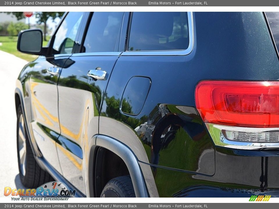 2014 Jeep Grand Cherokee Limited Black Forest Green Pearl / Morocco Black Photo #18